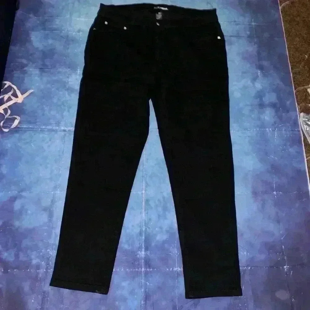 NWT Fashion Nova All Booty Ripped skinny jeans